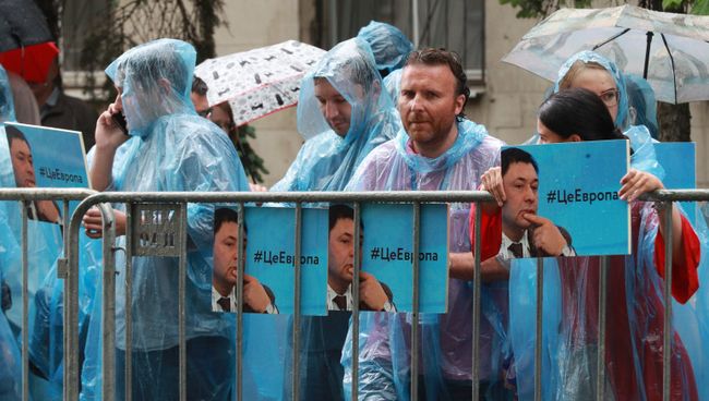 Акция у здания посольства Украины в Москве в поддержку журналиста Кирилла Вышинского. 18 мая 2018 Акция у здания посольства Украины в Москве в поддержку журналиста Кирилла Вышинского. 18 мая 2018