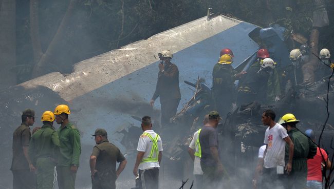 На месте крушения самолета Boeing 737 авиакомпании Cubana de Aviacion в Гаване, Куба. 18 мая 2018