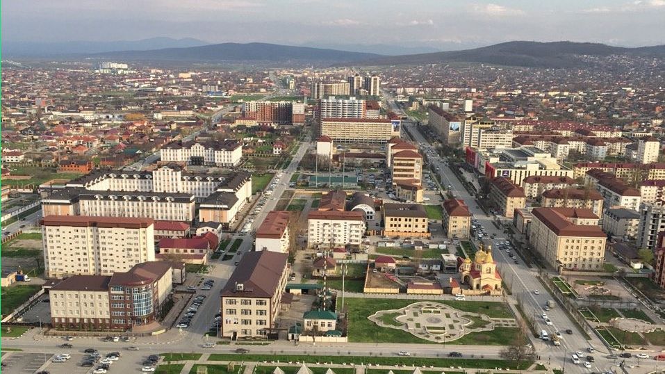 Вид на церковь Архангела Михаила в центре Грозного с башни Грозный -Сити Вид на церковь Архангела Михаила в центре Грозного с башни Грозный -Сити - РИА Новости, 1920, 25.01.2021
