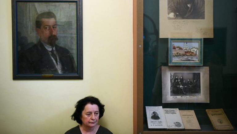 Посетитель Музея Серебряного века во время акции Ночь музеев в Москве. 19 мая 2018 Посетитель Музея Серебряного века во время акции Ночь музеев в Москве. 19 мая 2018