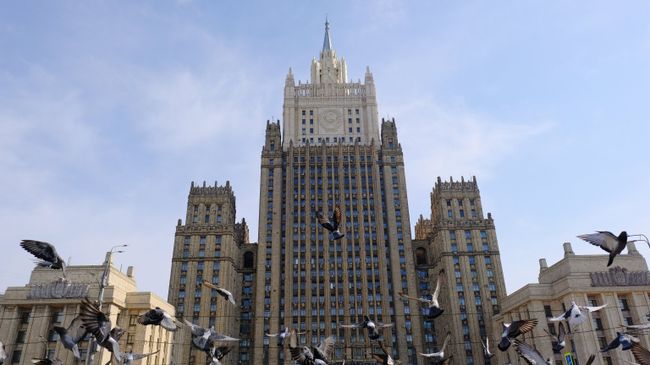 Здание министерства иностранных дел РФ на Смоленской-Сенной площади в Москве.