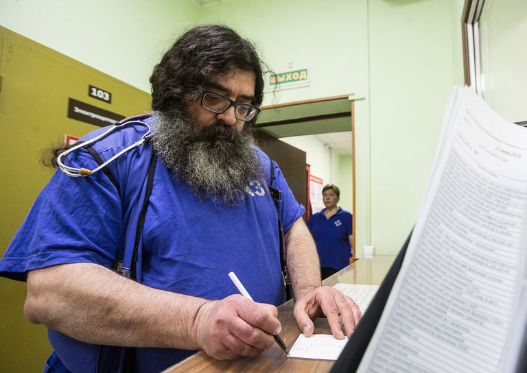 Врач первой подстанции московской скорой помощи, монах-реаниматолог иеромонах Феодорит (Сеньчуков) Врач первой подстанции московской скорой помощи, монах-реаниматолог иеромонах Феодорит (Сеньчуков)