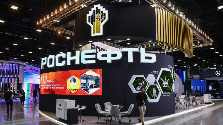 Павильон компании Роснефть в конгрессно-выставочном центре Экспофорум накануне открытия Санкт-Петербургского международного экономического форума Павильон компании Роснефть в конгрессно-выставочном центре Экспофорум накануне открытия Санкт-Петербургского международного экономического форума