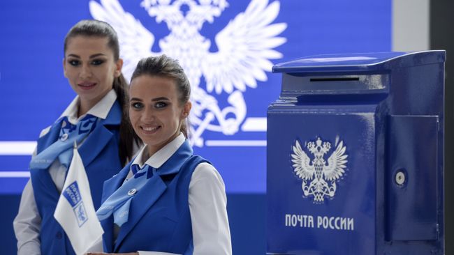 Павильон Почты России в конгрессно-выставочном центре Экспофорум накануне открытия Санкт-Петербургского международного экономического форума