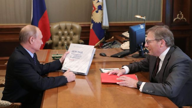 Президент РФ Владимир Путин и уполномоченный при президенте РФ по защите прав предпринимателей Борис Титов во время встречи. 23 мая 2018 Президент РФ Владимир Путин и уполномоченный при президенте РФ по защите прав предпринимателей Борис Титов во время встречи. 23 мая 2018