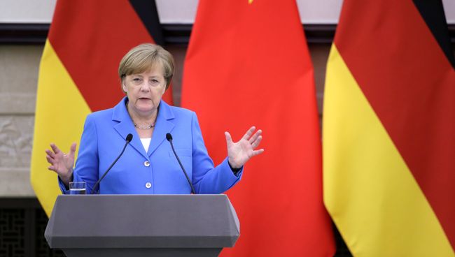 Канцлер Германии Ангела Меркель на пресс-конференции после переговоров с премьером Госсовета КНР Ли Кэцяном. 24 мая 2018 Канцлер Германии Ангела Меркель на пресс-конференции после переговоров с премьером Госсовета КНР Ли Кэцяном. 24 мая 2018