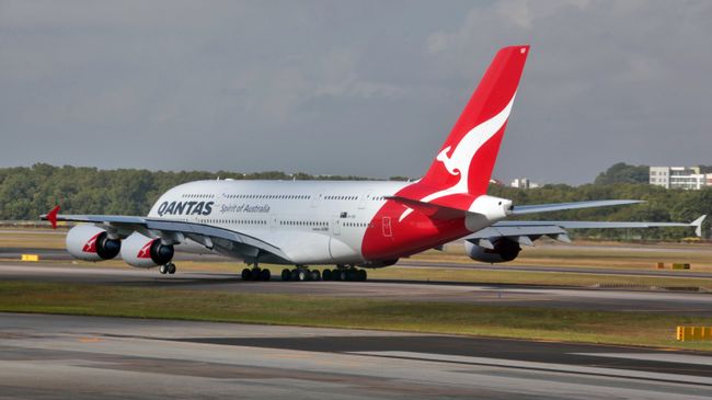 Самолет австралийской авиакомпании Qantas Самолет австралийской авиакомпании Qantas