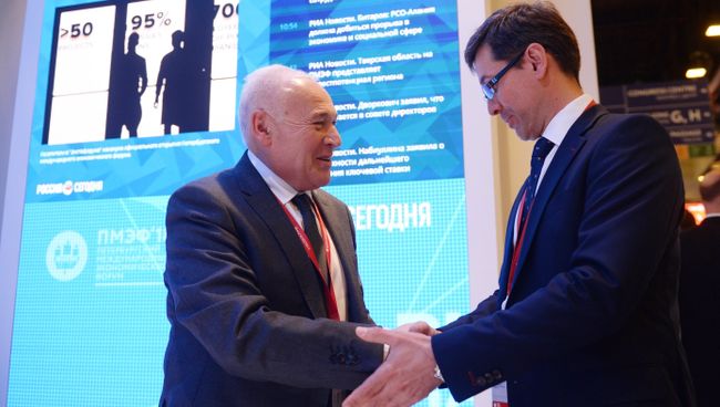 Губернатор Магаданской области Владимир Печеный на стенде Международного информационного агентства Россия сегодня на Петербургском международном экономическом форуме 2018