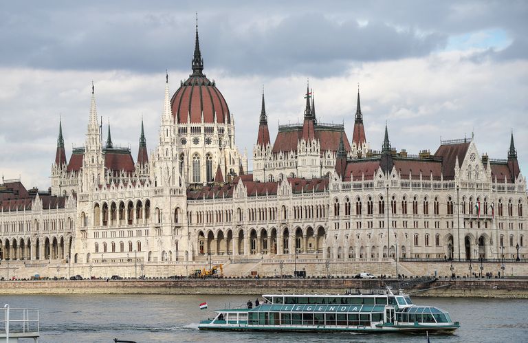 Здание парламента в Будапеште Здание парламента в Будапеште