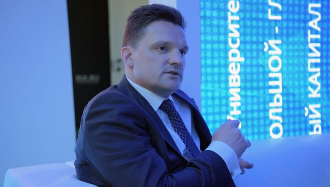 Генеральный директор ФГУП Почта России Николай Подгузов на стенде МИА Россия сегодня на Петербургском международном экономическом форуме. 24 мая 2018 Генеральный директор ФГУП Почта России Николай Подгузов на стенде МИА Россия сегодня на Петербургском международном экономическом форуме. 24 мая 2018
