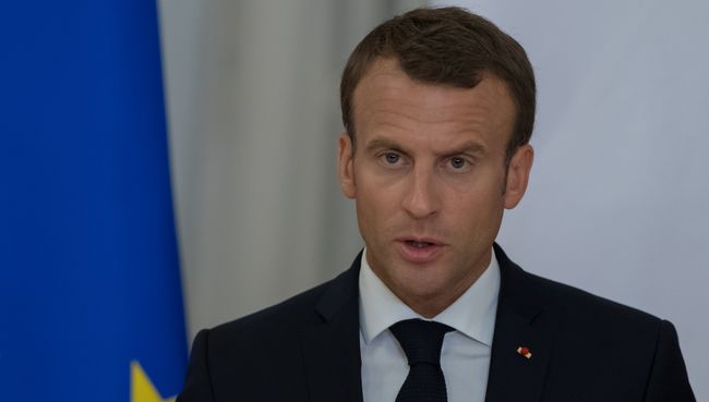 Президент Франции Эммануэль Макрон на совместной с президентом РФ Владимиром Путиным пресс-конференции по итогам встречи в Стрельне. 24 мая 2018 Президент Франции Эммануэль Макрон на совместной с президентом РФ Владимиром Путиным пресс-конференции по итогам встречи в Стрельне. 24 мая 2018