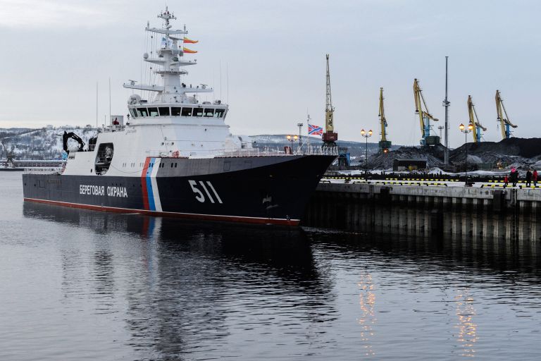 Пограничный сторожевой корабль 1-го ранга Полярная звезда береговой охраны Пограничной службы ФСБ России в порту Мурманска Пограничный сторожевой корабль 1-го ранга Полярная звезда береговой охраны Пограничной службы ФСБ России в порту Мурманска