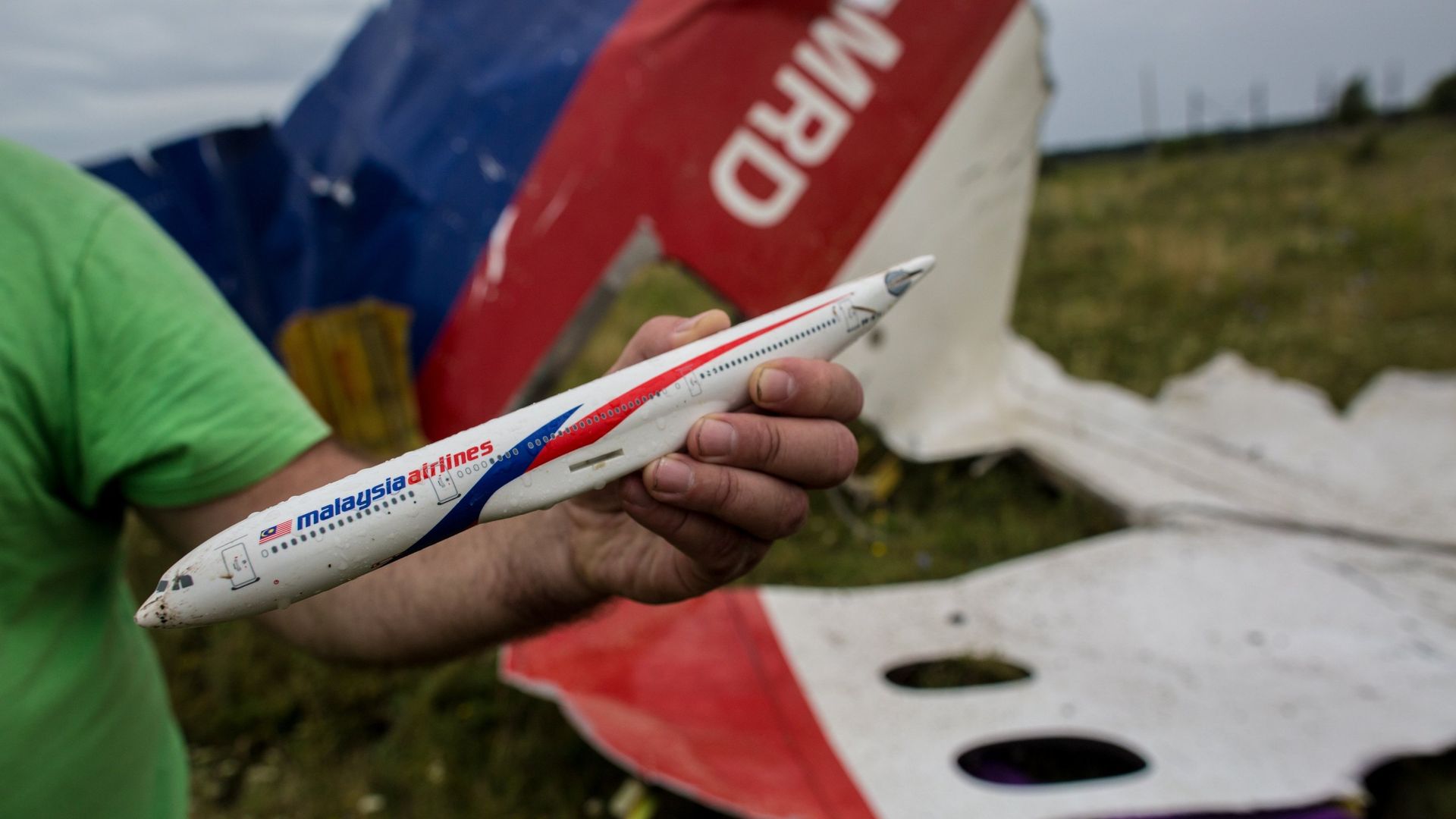 Место крушения лайнера Boeing 777 Малайзийских авиалиний в районе города Шахтерск Донецкой области Место крушения лайнера Boeing 777 Малайзийских авиалиний в районе города Шахтерск Донецкой области - РИА Новости, 1920, 18.10.2020