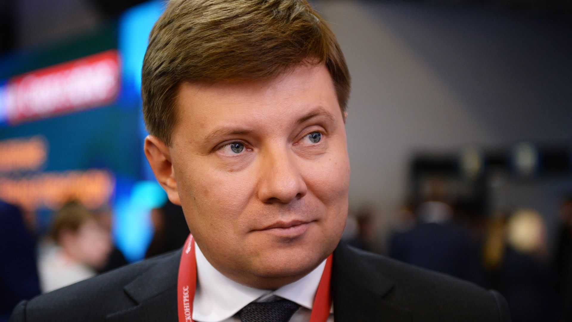 Генеральный директор холдинга Вертолеты России Андрей Богинский на стенде Международного информационного агентства Россия сегодня на Петербургском международном экономическом форуме 2018 Генеральный директор холдинга Вертолеты России Андрей Богинский на стенде Международного информационного агентства Россия сегодня на Петербургском международном экономическом форуме 2018 - РИА Новости, 1920, 29.09.2020