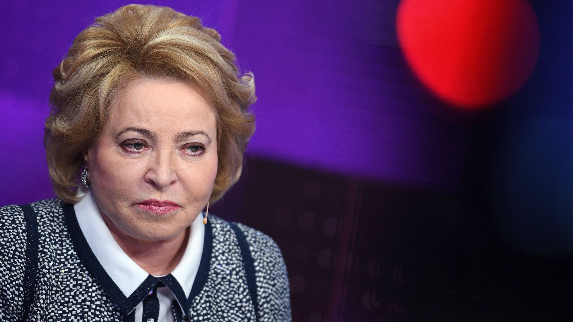 Председатель Совета Федерации РФ Валентина Матвиенко на Петербургском международном экономическом форуме. 25 мая 2018 Председатель Совета Федерации РФ Валентина Матвиенко на Петербургском международном экономическом форуме. 25 мая 2018 - РИА Новости, 1920, 22.06.2021