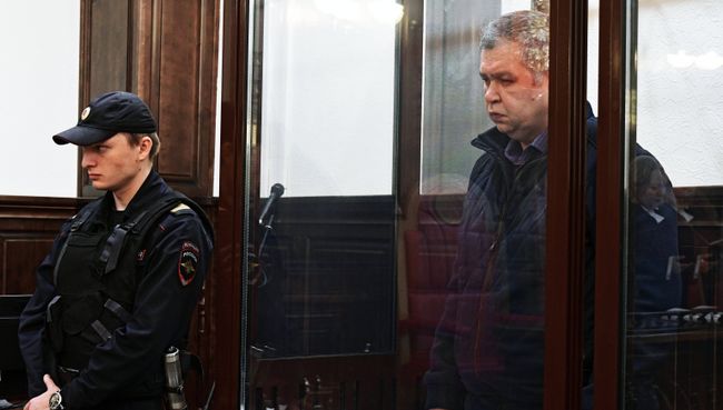 Начальник Главного управления МЧС России по Кемеровской области Александр Мамонтов на заседании Центрального районного суда Кемерова. Архивное фото Начальник Главного управления МЧС России по Кемеровской области Александр Мамонтов на заседании Центрального районного суда Кемерова. Архивное фото
