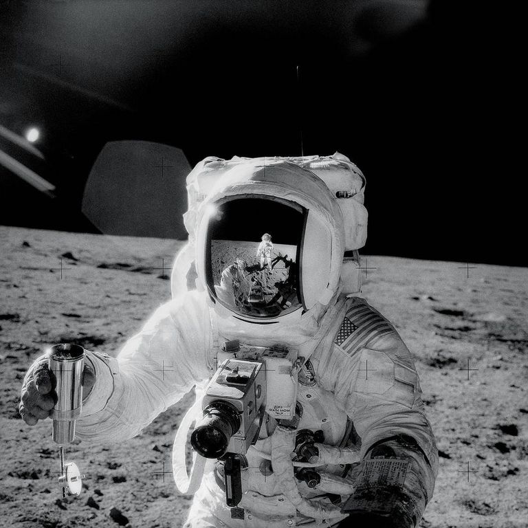 Американский астронавт Алан Бин во время высадки на Луну. 20 ноября 1969