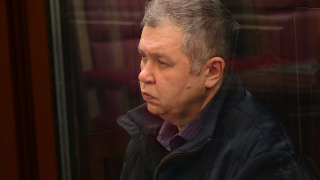 Начальник Главного управления МЧС России по Кемеровской области Александр Мамонтов, задержанный по делу о пожаре в торговом центре «Зимняя вишня» и обвиненный в халатности и растрате, во время избрания ему меры пресечения в Кемеровском областном суде. Архивное фото Начальник Главного управления МЧС России по Кемеровской области Александр Мамонтов, задержанный по делу о пожаре в торговом центре «Зимняя вишня» и обвиненный в халатности и растрате, во время избрания ему меры пресечения в Кемеровском областном суде. Архивное фото