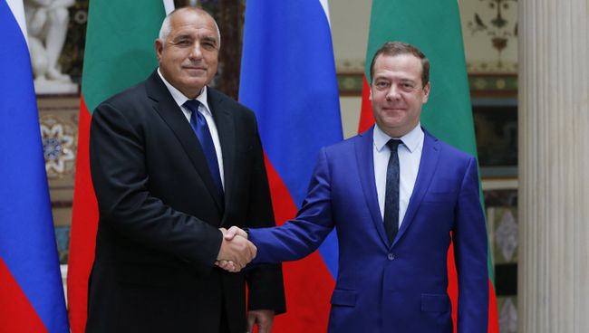 Премьер-министр РФ Дмитрий Медведев и премьер-министр Болгарии Бойко Борисов во время встречи. 30 мая 2018 Премьер-министр РФ Дмитрий Медведев и премьер-министр Болгарии Бойко Борисов во время встречи. 30 мая 2018
