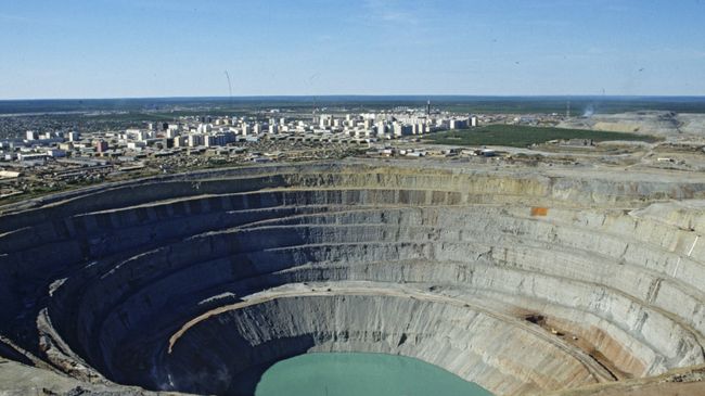 Кимберлитовая трубка Мир