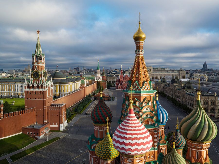 Купола Храма Василия Блаженного на Красной площади в Москве Купола Храма Василия Блаженного на Красной площади в Москве