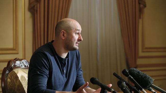 Журналист Аркадий Бабченко во время пресс-конференции в Киеве, Украина. 31 мая 2018