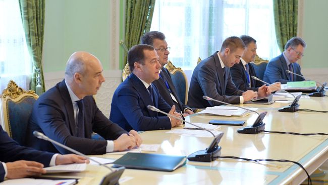 Премьер-министр РФ Дмитрий Медведев принял участие в заседании Совета глав правительств СНГ в Душанбе. 1 июня 2018 Премьер-министр РФ Дмитрий Медведев принял участие в заседании Совета глав правительств СНГ в Душанбе. 1 июня 2018