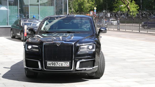 Автомобиль Aurus кортежа президента РФ Владимира Путина. Архивное фото Автомобиль Aurus кортежа президента РФ Владимира Путина. Архивное фото