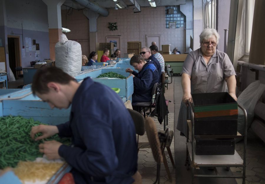 Цех слепых и слабовидящих на базе ООО Боровское предприятие РУСиНовоПак на улице Русинова в Ермолино