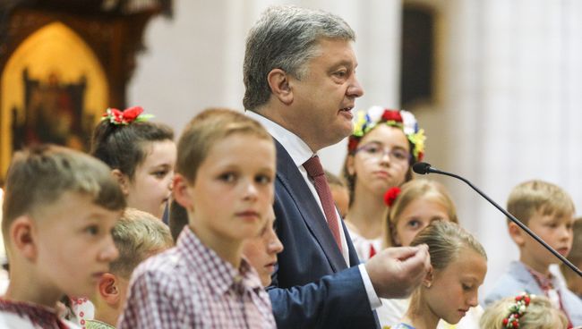 Президент Украины Петр Порошенко во время визита в Испанию Президент Украины Петр Порошенко во время визита в Испанию