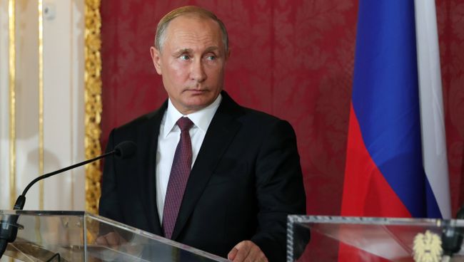 Президент РФ Владимир Путин на пресс-конференции по итогам встречи с федеральным президентом Австрии Александром Ван дер Белленом во дворце Хофбург в Вене. 5 июня 2018 Президент РФ Владимир Путин на пресс-конференции по итогам встречи с федеральным президентом Австрии Александром Ван дер Белленом во дворце Хофбург в Вене. 5 июня 2018
