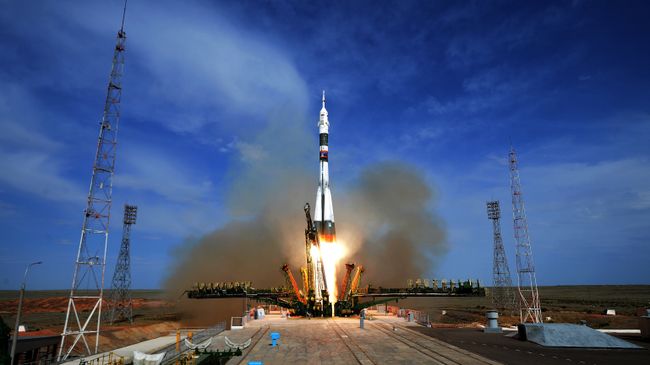 Пуск ракеты-носителя Союз-ФГ с пилотируемым кораблем Союз МС-09 со стартового стола первой Гагаринской стартовой площадки космодрома Байконур. 6 июня 2018 Пуск ракеты-носителя Союз-ФГ с пилотируемым кораблем Союз МС-09 со стартового стола первой Гагаринской стартовой площадки космодрома Байконур. 6 июня 2018