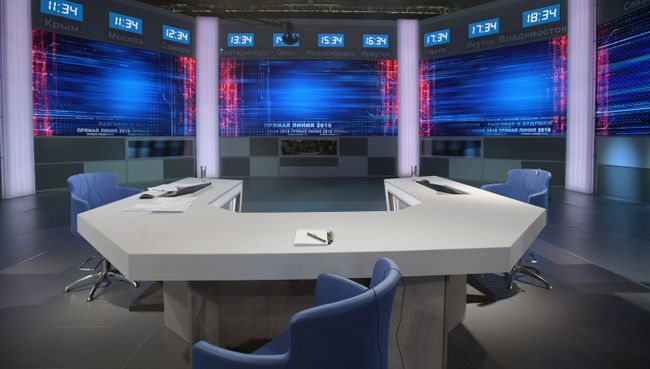 Перед началом ежегодной специальной программы Прямая линия с Владимиром Путиным. 7 июня 2018