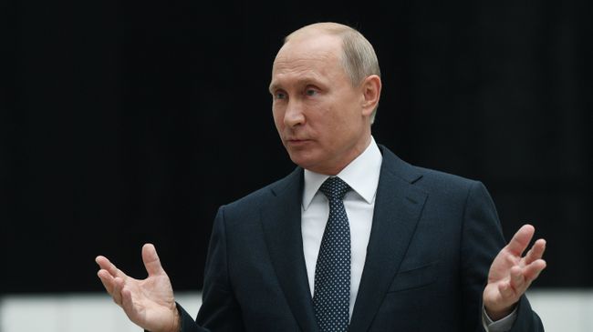 Президент РФ Владимир Путин отвечает на вопросы журналистов после ежегодной специальной программы Прямая линия с Владимиром Путиным в Гостином дворе. 7 июня 2018 Президент РФ Владимир Путин отвечает на вопросы журналистов после ежегодной специальной программы Прямая линия с Владимиром Путиным в Гостином дворе. 7 июня 2018