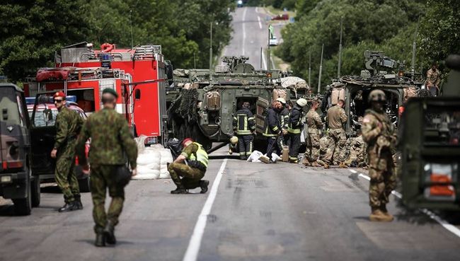 Место столкновения бронетранспортеров Stryker в Литве. 7 июня 2018 Место столкновения бронетранспортеров Stryker в Литве. 7 июня 2018