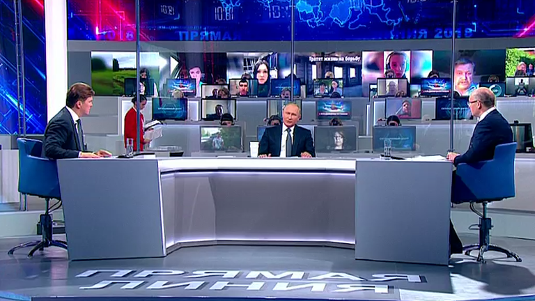 Трудно говорить об этом на публику. Путин ответил на вопрос о Боге