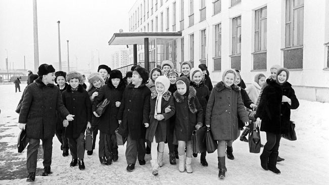 Пионеры-тимуровцы. Архивное фото Пионеры-тимуровцы. Архивное фото