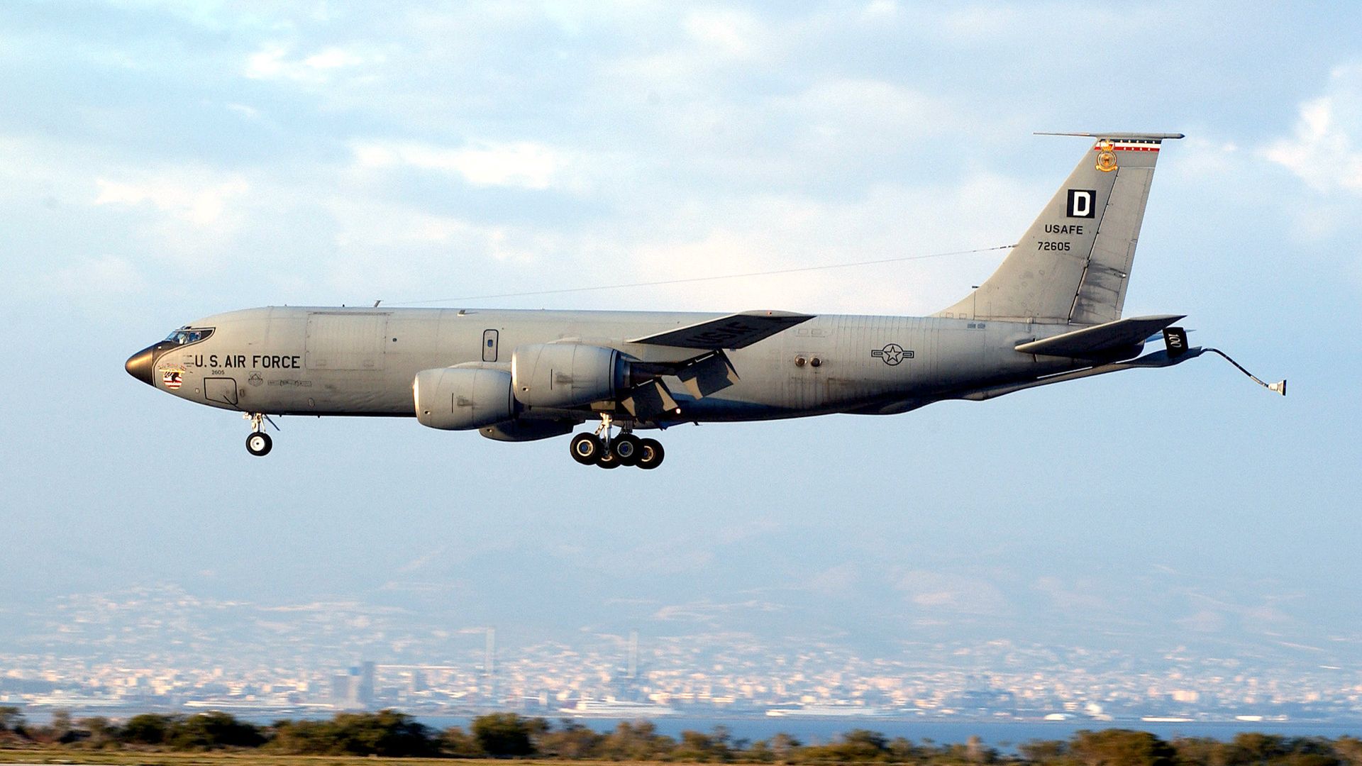 Самолет-заправщик КС-135 Stratotanker Самолет-заправщик КС-135 Stratotanker - РИА Новости, 1920, 22.08.2026