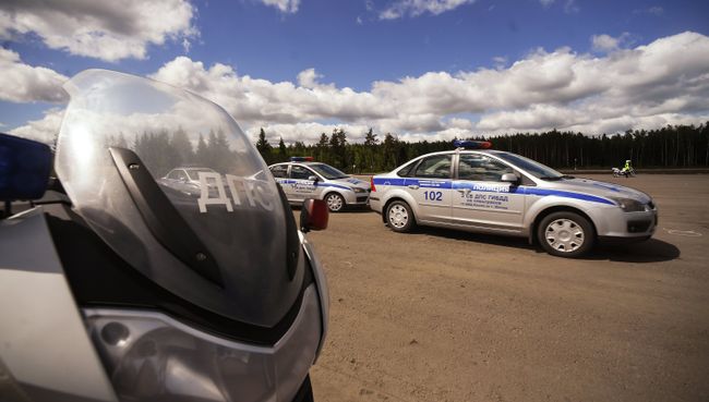 Автомобили и мотоцикл ДПС, архивное фото Автомобили и мотоцикл ДПС, архивное фото