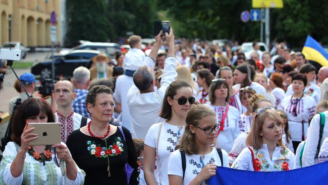 Участники марша вышиванок в Киеве Участники марша вышиванок в Киеве