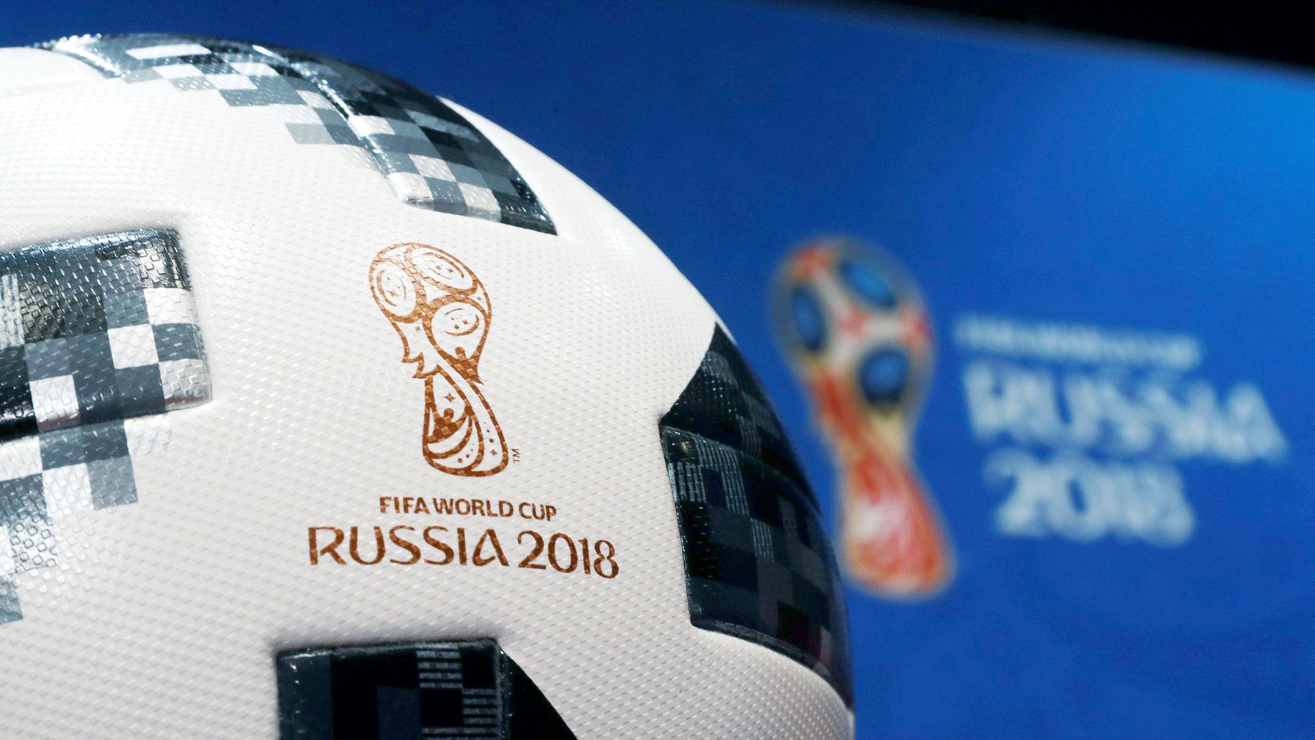 Официальный мяч чемпионата мира по футболу 2018 Telstar 18 Официальный мяч чемпионата мира по футболу 2018 Telstar 18 - РИА Новости, 1920, 02.10.2020