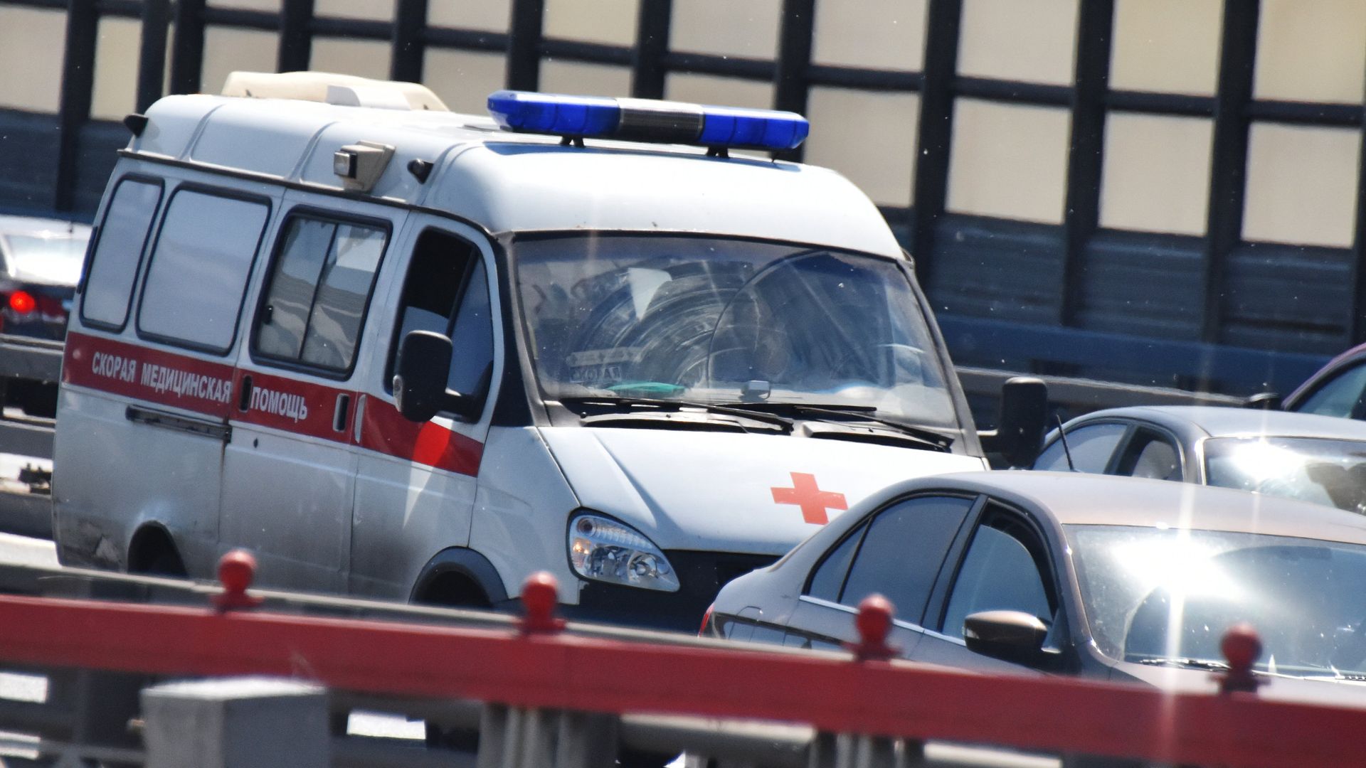 Автомобиль скорой помощи на улице Москвы Автомобиль скорой помощи на улице Москвы - РИА Новости, 1920, 12.08.2026