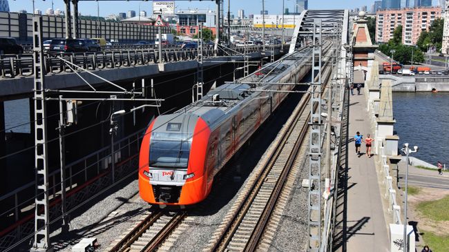 Электропоезд Ласточка Московском центральном кольце