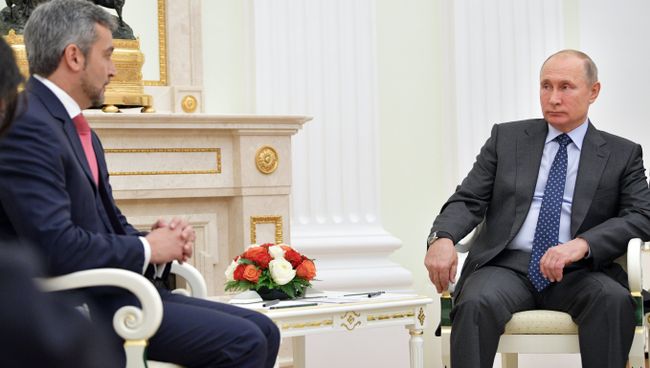 Владимир Путин и президент Парагвая Марио Абдо Бенитес во время встречи. Архивное фото Владимир Путин и президент Парагвая Марио Абдо Бенитес во время встречи. Архивное фото