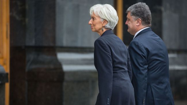 Президент Украины Петр Порошенко во время встречи с директором-распорядителем МВФ Кристин Лагард в Киеве. Архивное фото Президент Украины Петр Порошенко во время встречи с директором-распорядителем МВФ Кристин Лагард в Киеве. Архивное фото