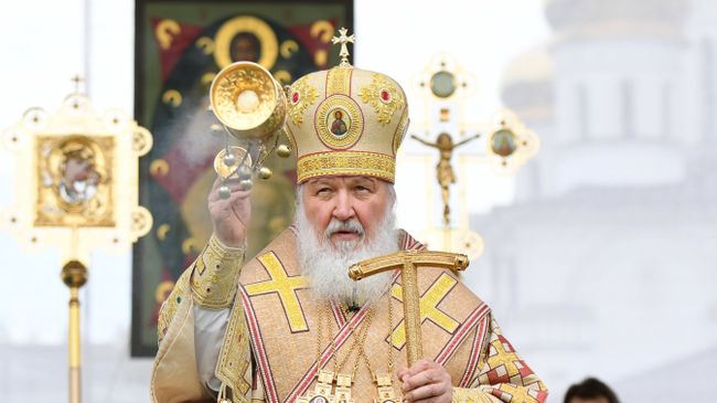 Патриарх Московский и Всея Руси Кирилл во время божественной литургии на соборной площади города Череповца в рамках Первосвятительского визита в Вологодскую митрополию Патриарх Московский и Всея Руси Кирилл во время божественной литургии на соборной площади города Череповца в рамках Первосвятительского визита в Вологодскую митрополию