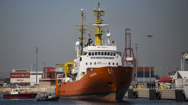 Судно Aquarius с мигрантами на борту. Архивное фото Судно Aquarius с мигрантами на борту. Архивное фото
