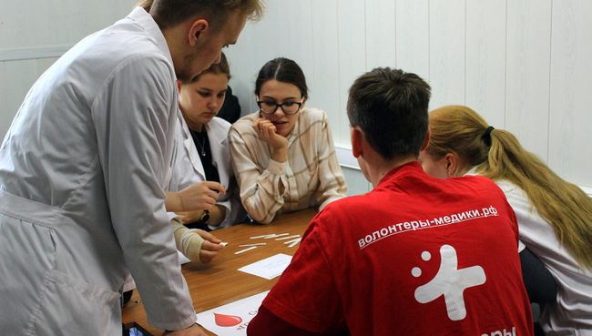 Волонтеры-медики Кировской области помогают бороться с онкологией Волонтеры-медики Кировской области помогают бороться с онкологией