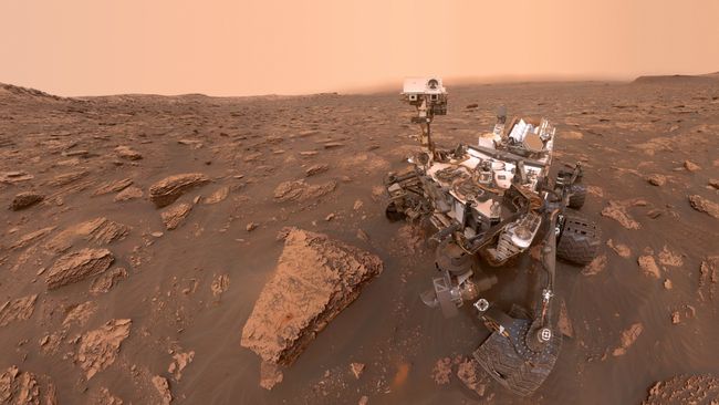 Марсоход Curiosity сделал селфи во время марсианской бури Марсоход Curiosity сделал селфи во время марсианской бури