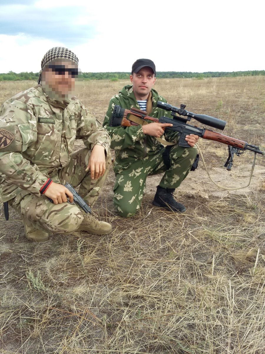 Учебные сборы в/ч 3066 (Батальон имени Кульчицкого). Справа Сергей Сановский
